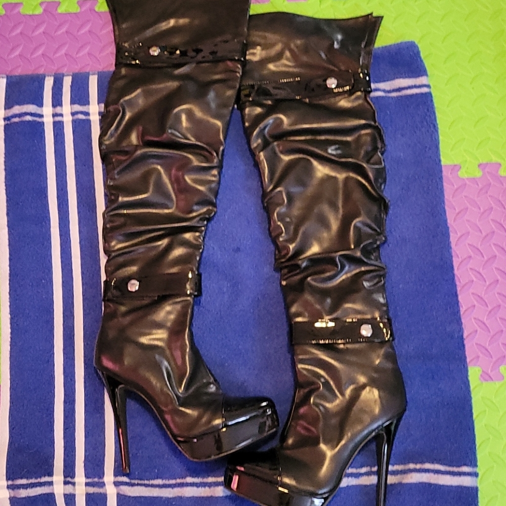 High heel boots